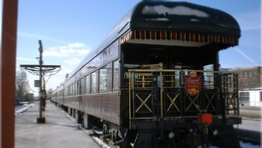 Royal_Canadian_Pacific_at_Windsor_Station-9a.jpg